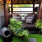 Freddy\'S Boutique Villas