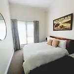 Ocean Aspect And Central To Cbd - Cosheirm Apartments On Merri