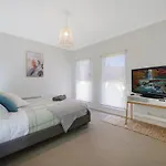 Hillside - Family Orientated Holiday Home