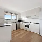 Logans Beach Apartments - Greenviews
