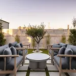 1 Beach House - Award-Winning Luxury 4 Bedroom Smart Home