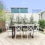 Mickle Townhouse, Steps To Cbd