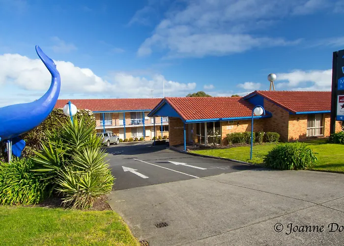 Blue Whale Motor Inn & Apartments