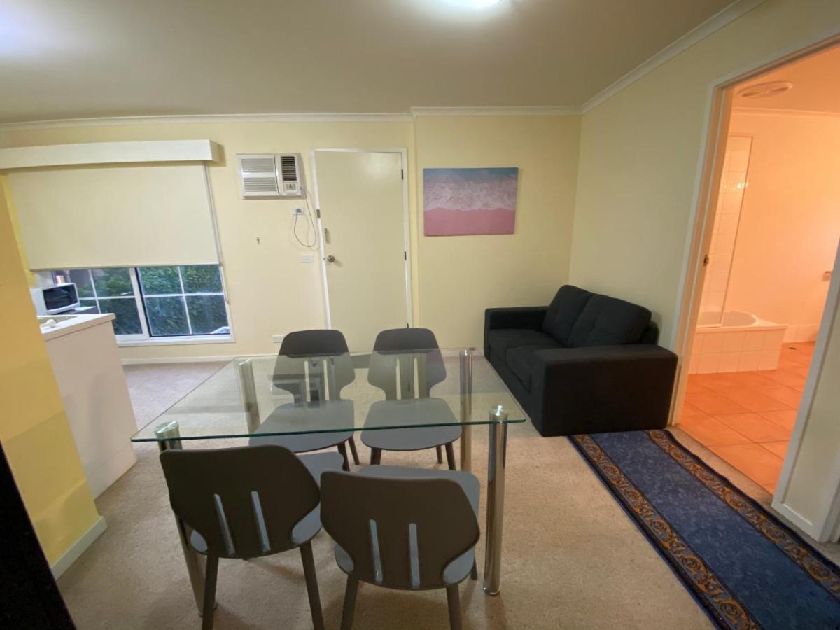 Aparthotel Redwood Manor 3*