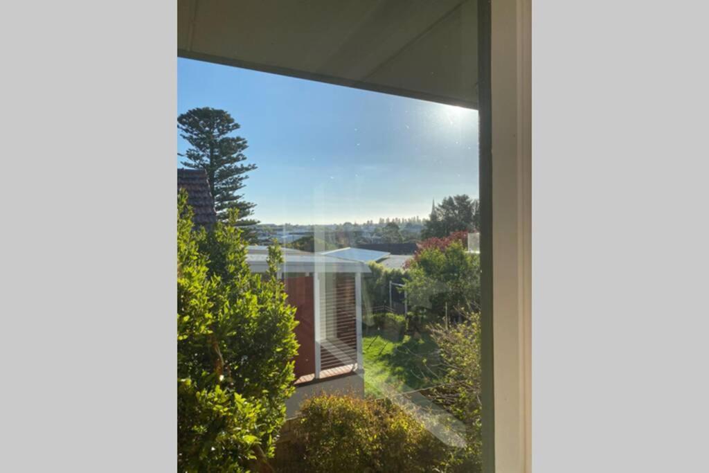 Pet Friendly Central In The Heart Of Town Holiday home Warrnambool