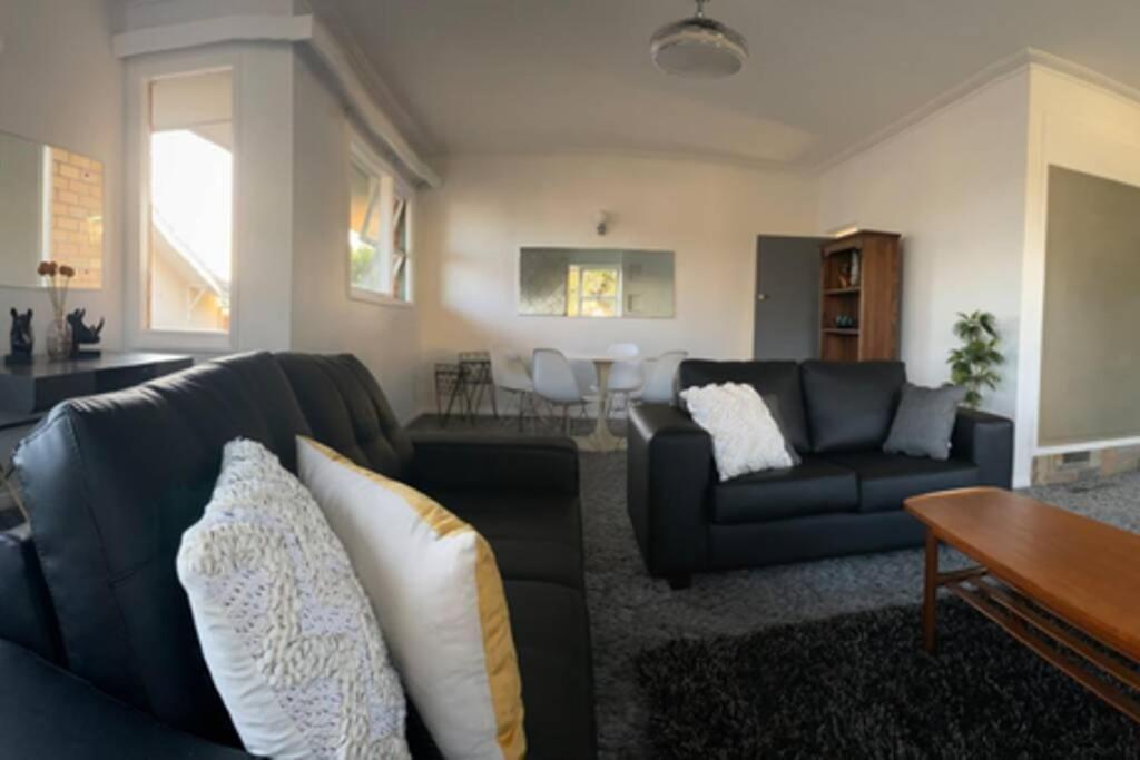 Pet Friendly Central In The Heart Of Town Warrnambool