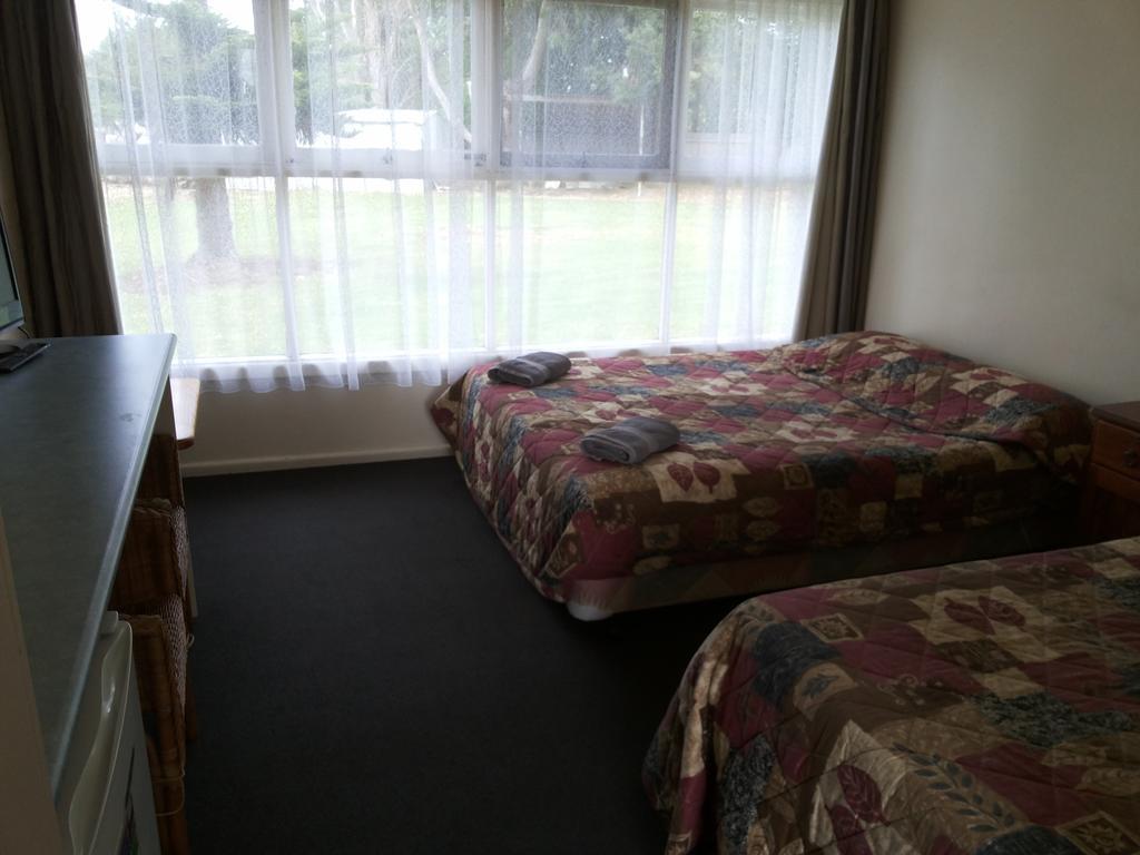 Southern Right Motor Motel 3*