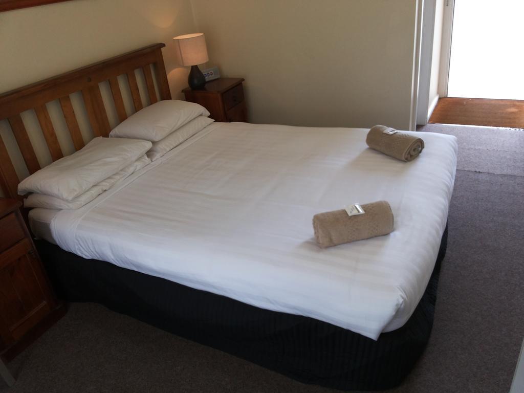 Southern Right Motor 3* Warrnambool