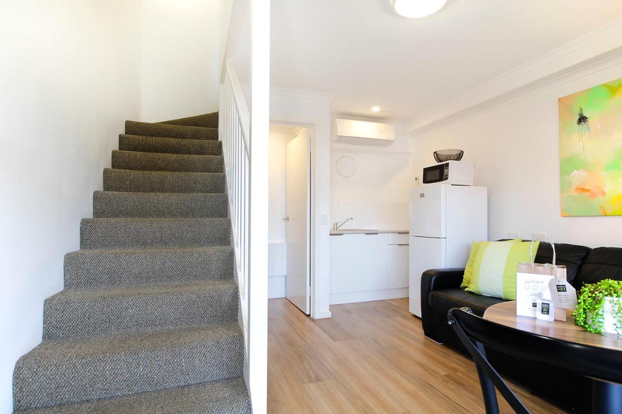 Apartment 521 *