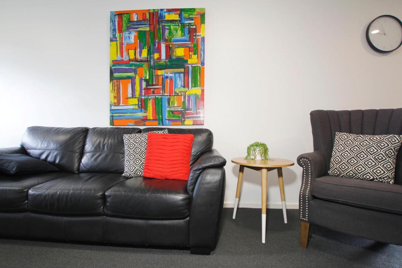 Apartment 521 *