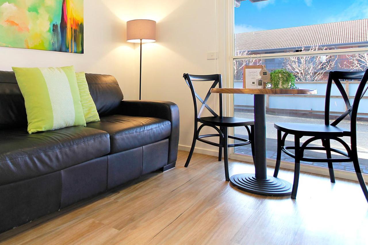 Apartment 521 *