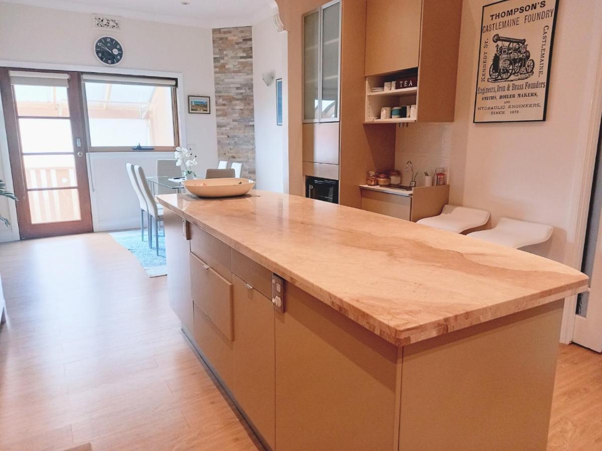 Ocean Aspect And To Cbd - Cosheirm On Merri Apartment