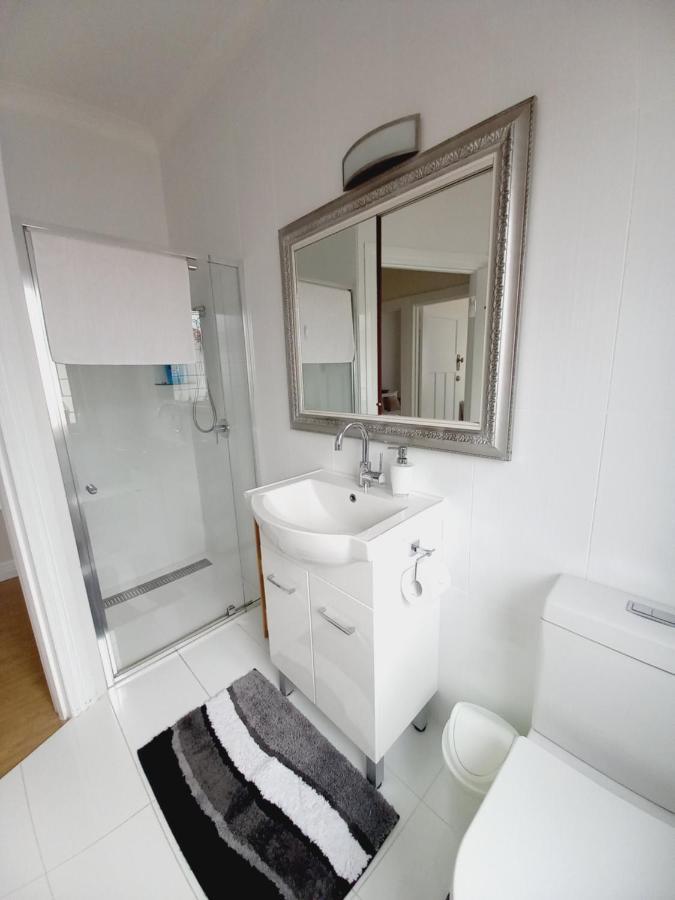 Ocean Aspect And To Cbd - Cosheirm On Merri Apartment