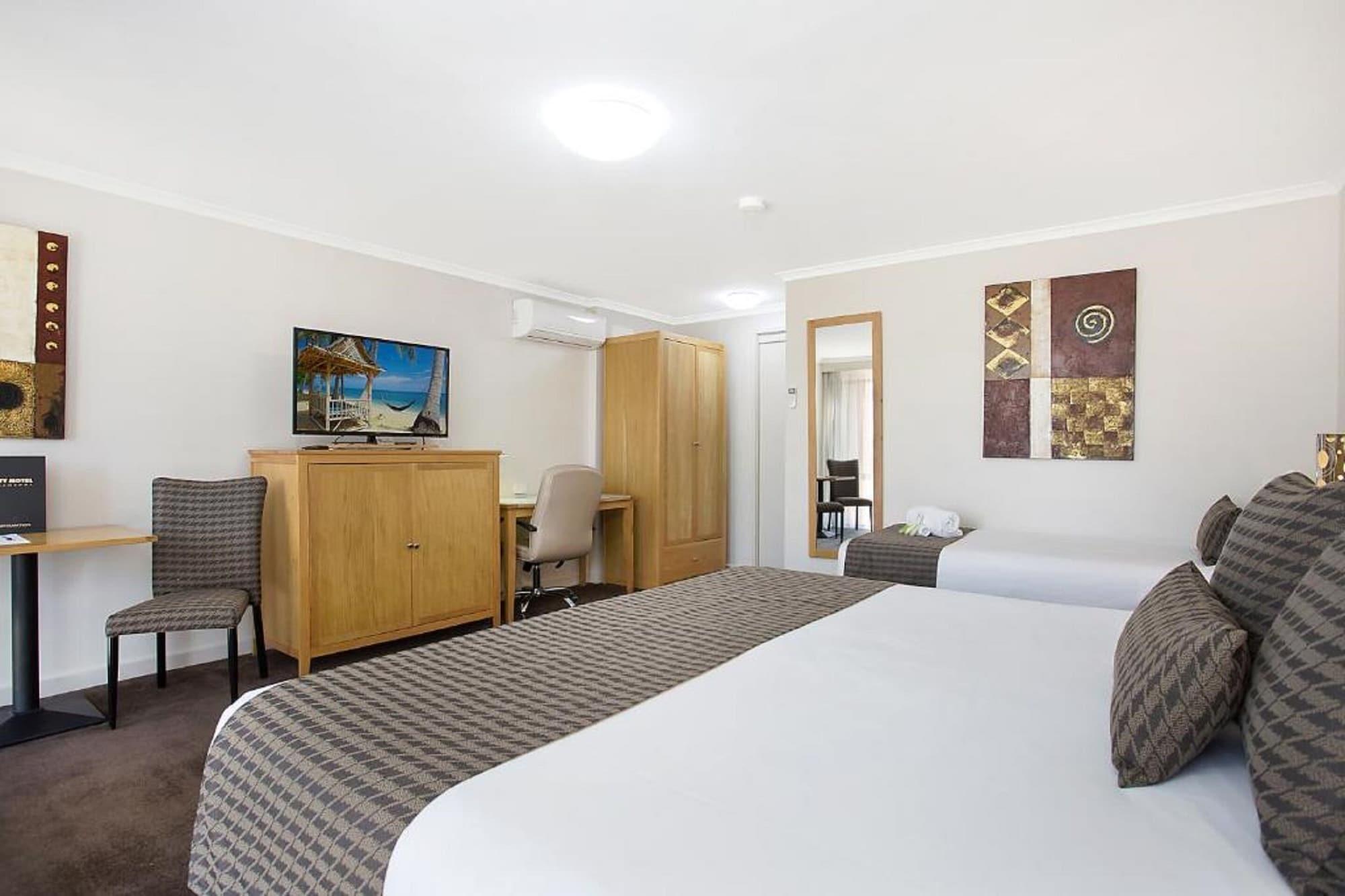 Mid 4* Warrnambool