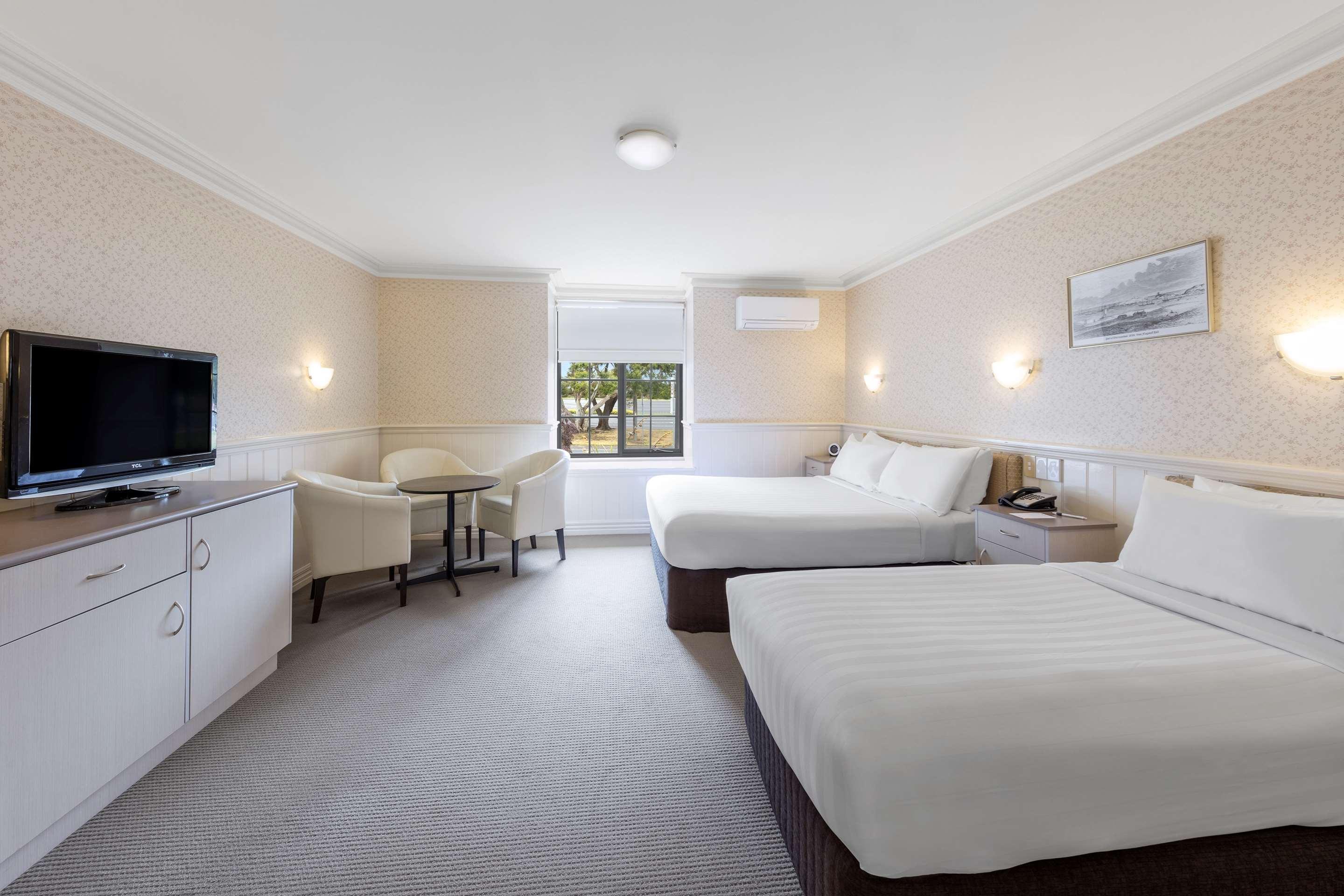 Western Olde Maritime Motor 3*