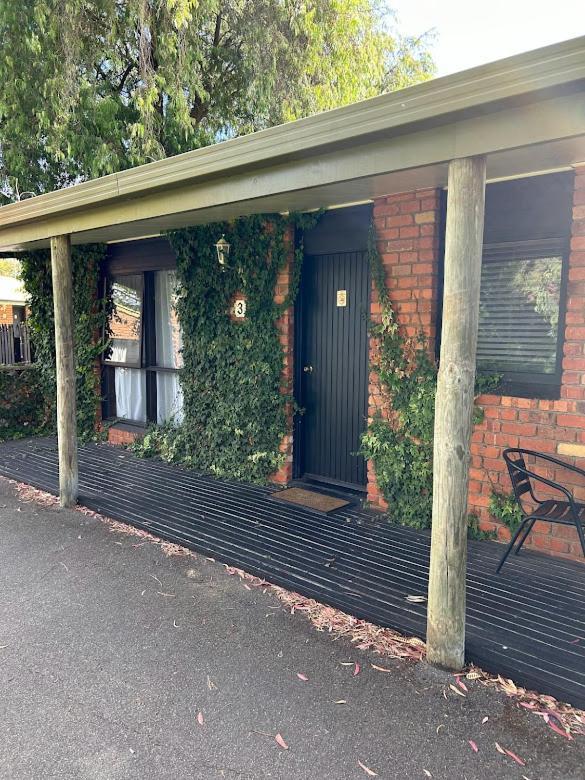 Western Colonial Village Warrnambool