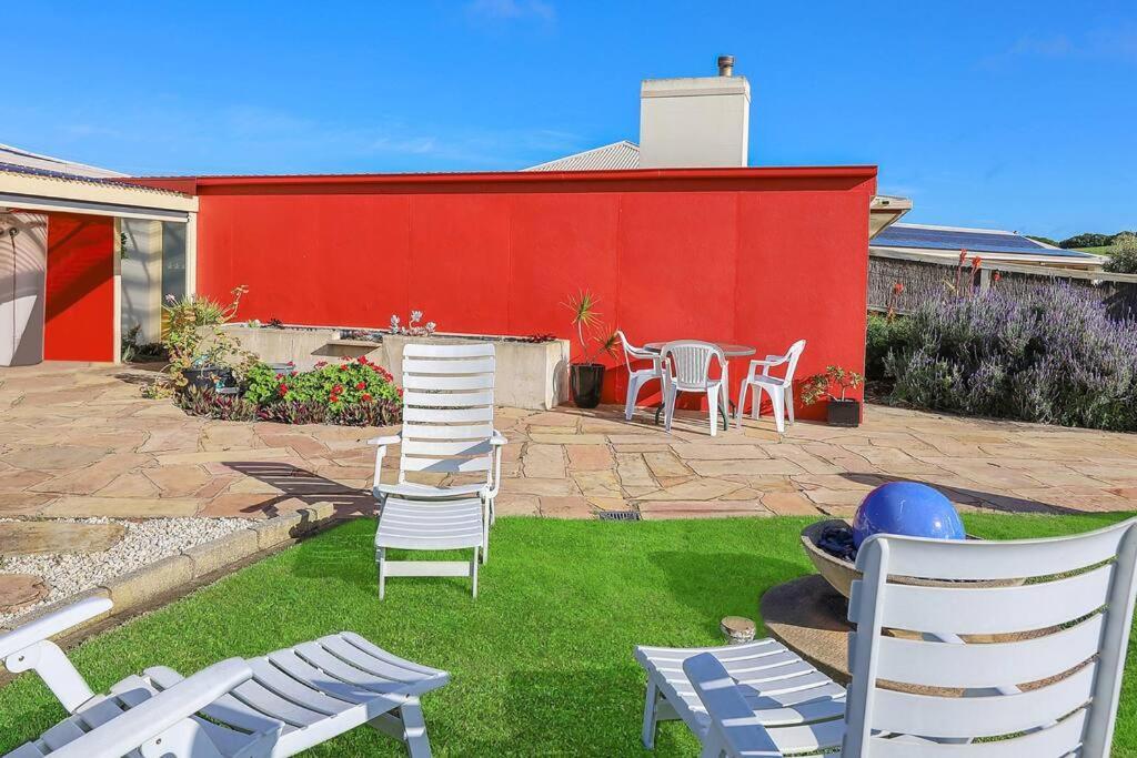 Logans - Beachhouse Holiday home