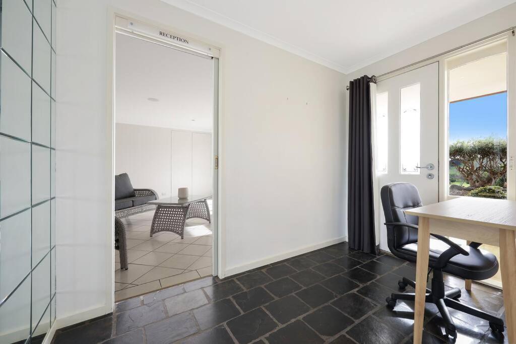Logans - Beachhouse Warrnambool
