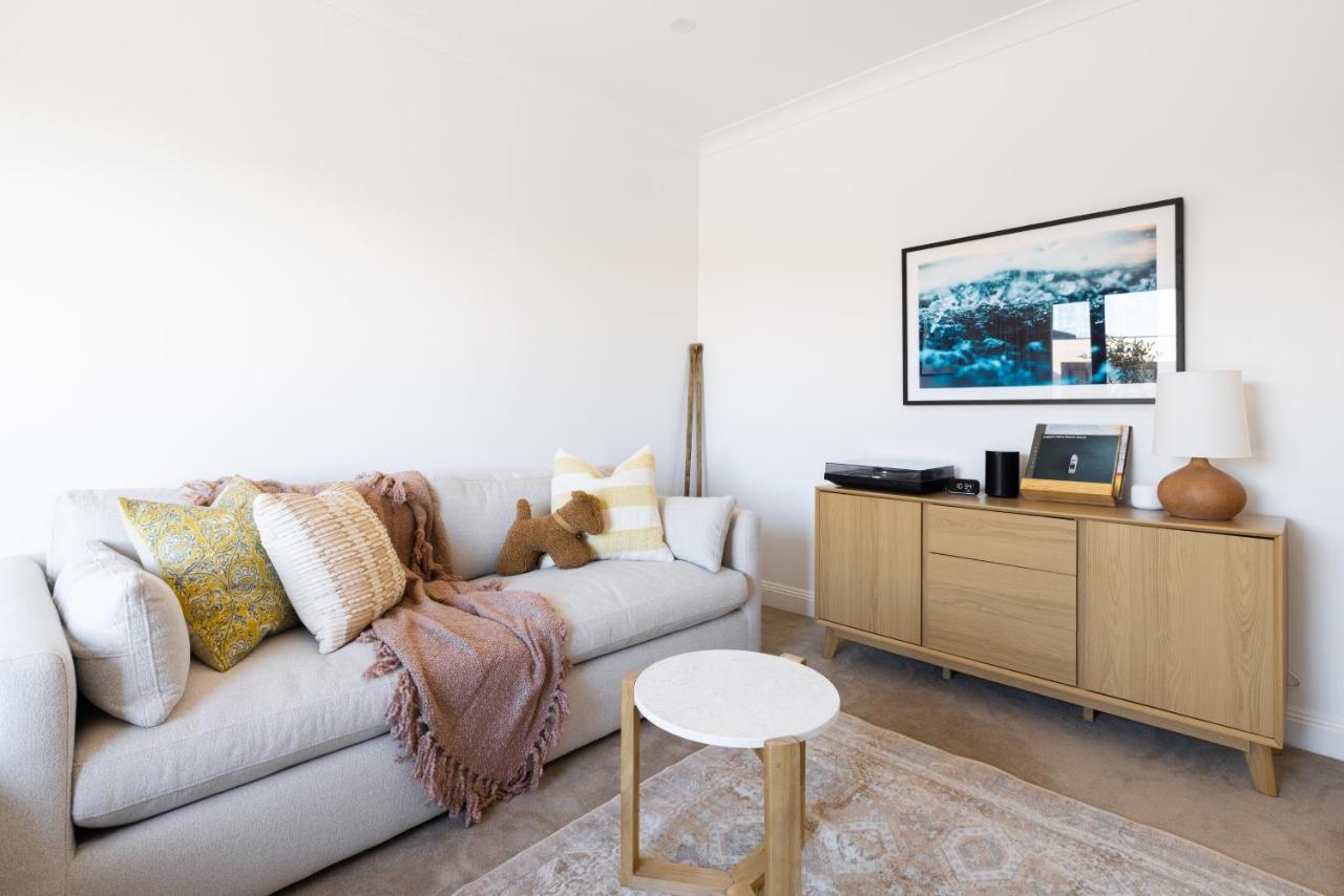1 House - Award-winning Luxury 4 Bedroom Smart Warrnambool