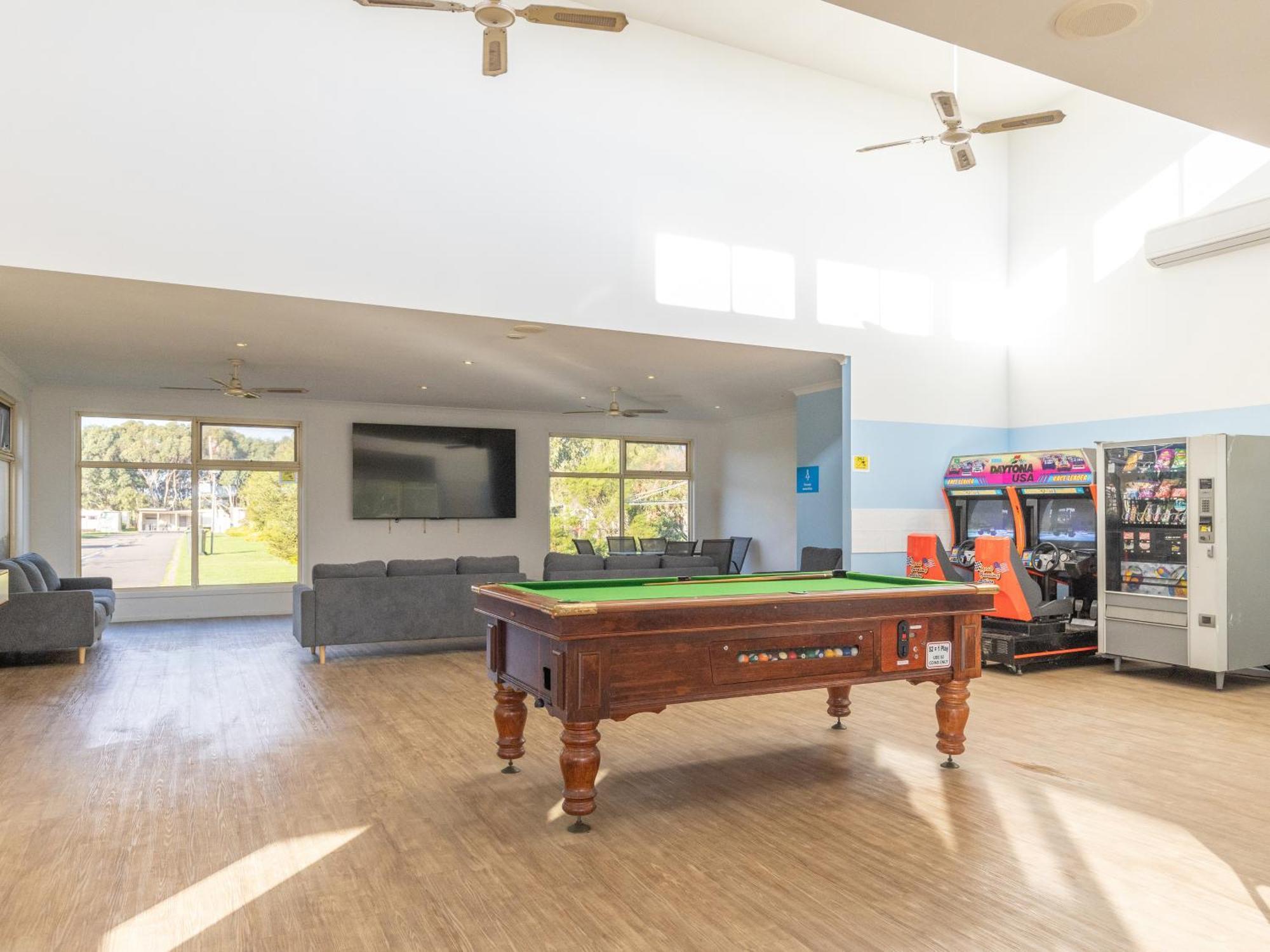 Nrma Riverside Holiday park 4*