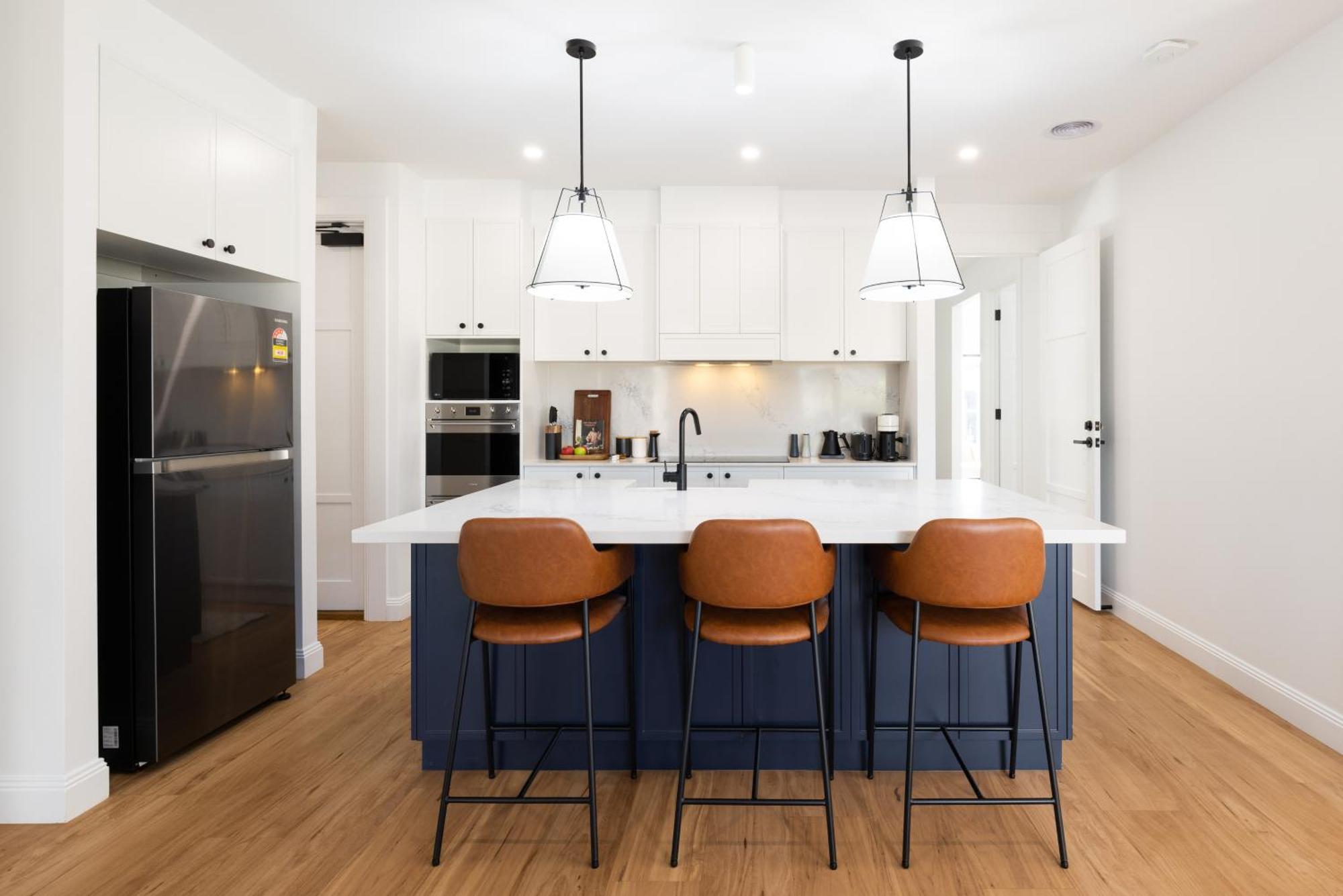 1 House - Award-winning Luxury 4 Bedroom Smart * Warrnambool