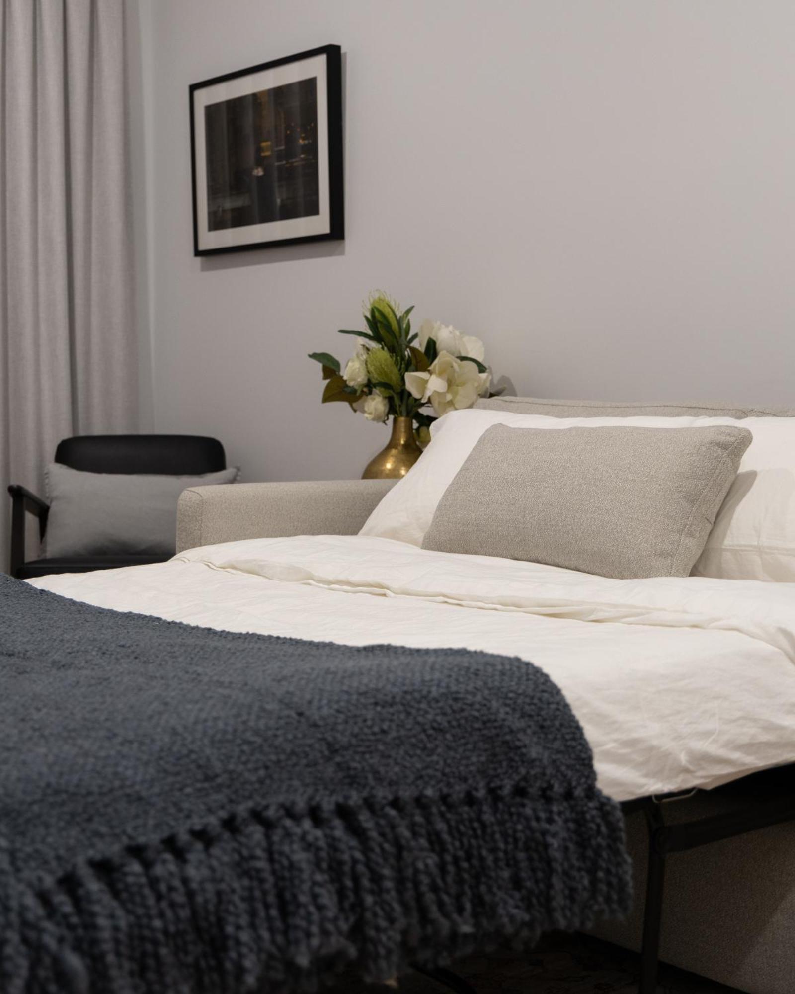 1 House - Award-winning Luxury 4 Bedroom Smart Holiday home Warrnambool