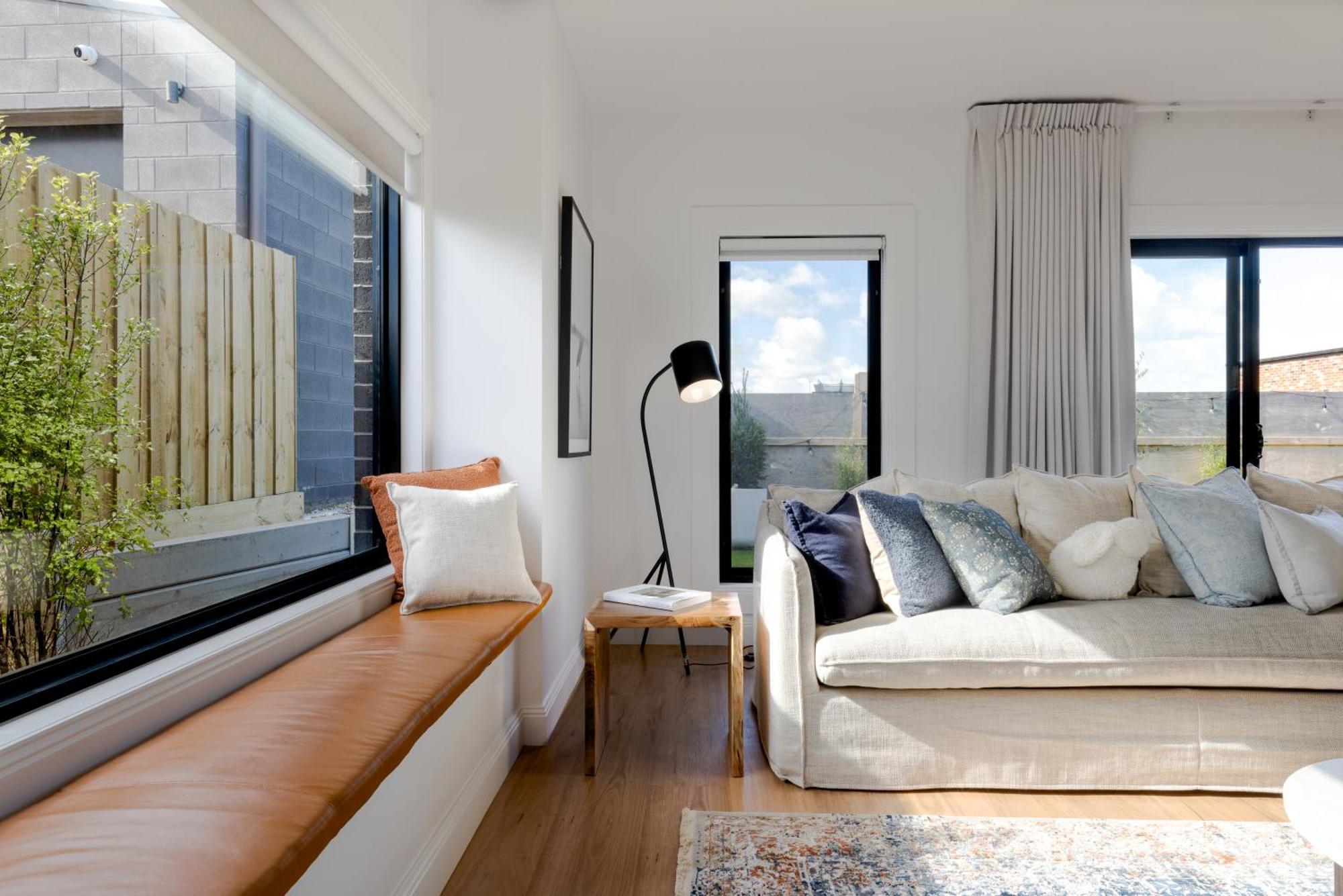 1 House - Award-winning Luxury 4 Bedroom Smart Holiday home *