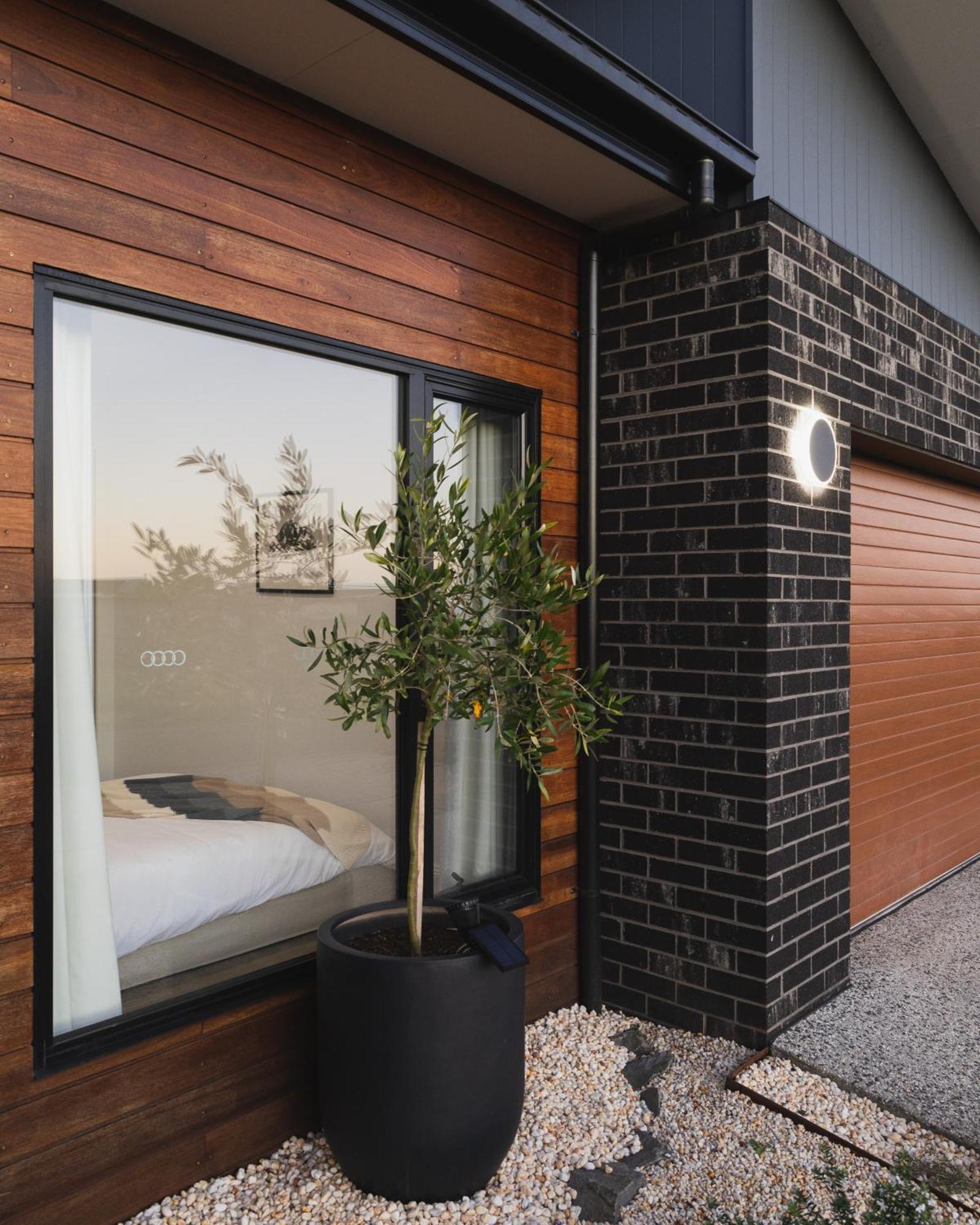 1 House - Award-winning Luxury 4 Bedroom Smart Warrnambool