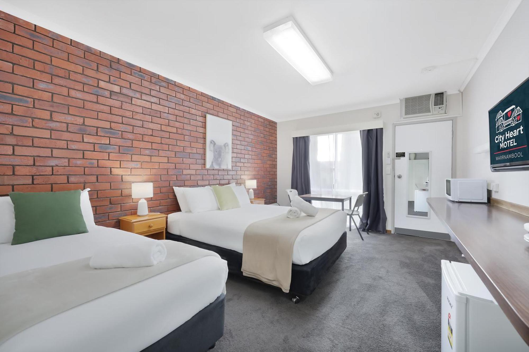 Motel Heart Warrnambool
