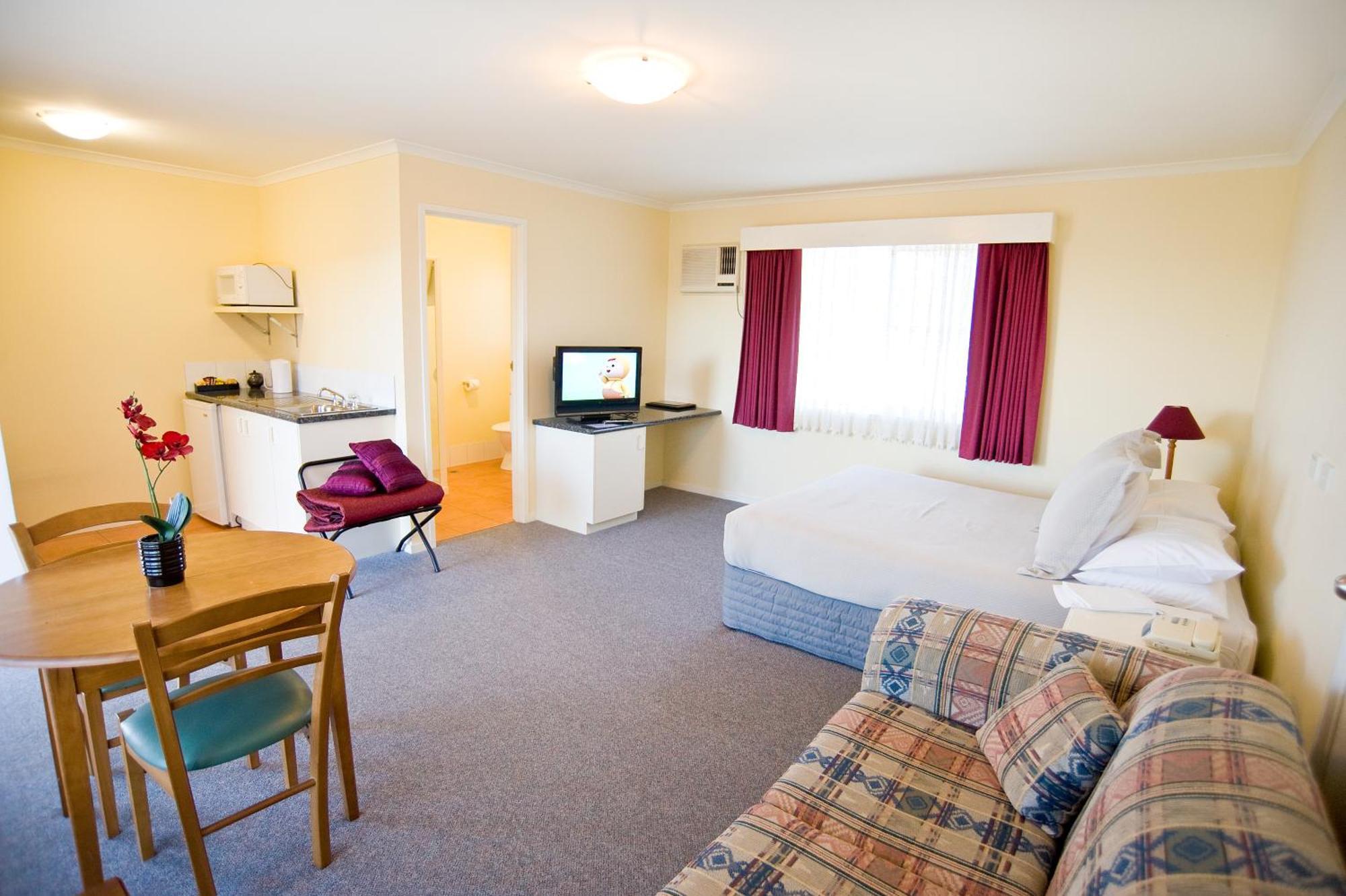 Redwood Manor Aparthotel