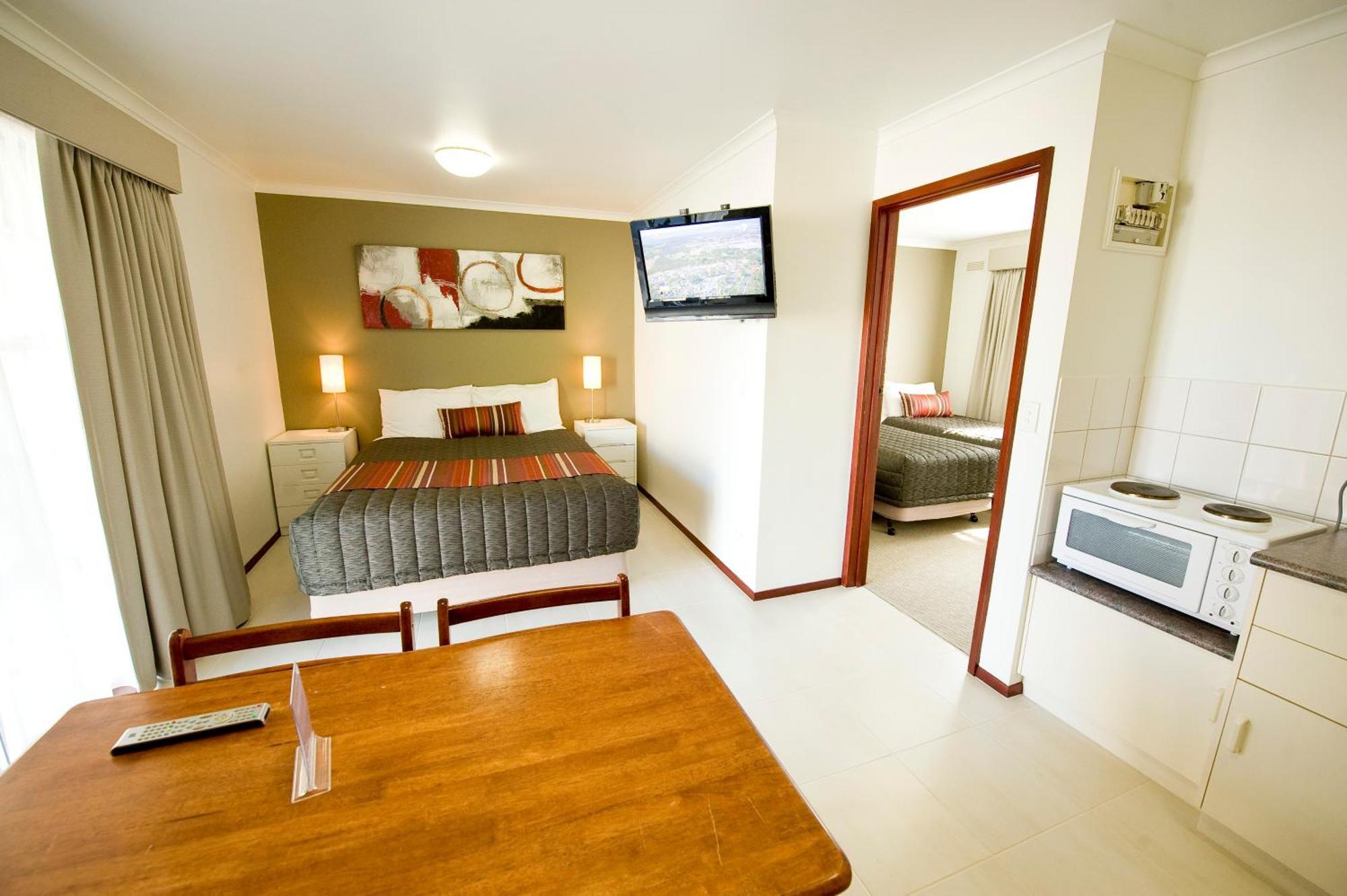 Redwood Manor Aparthotel