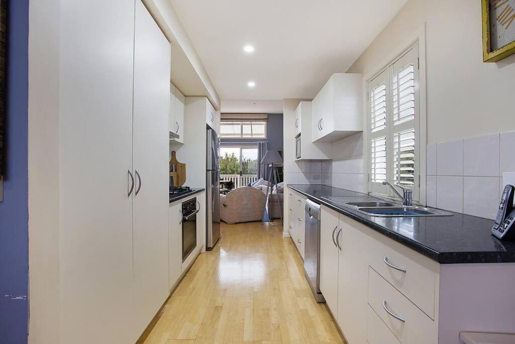 Apartment Four Bedroom Beachside Warrnambool