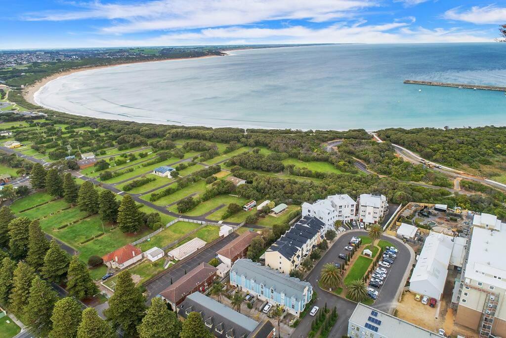 Four Bedroom Beachside Apartment Warrnambool