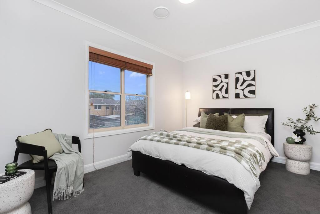 Mickle Townhouse, Steps To Cbd Apartment