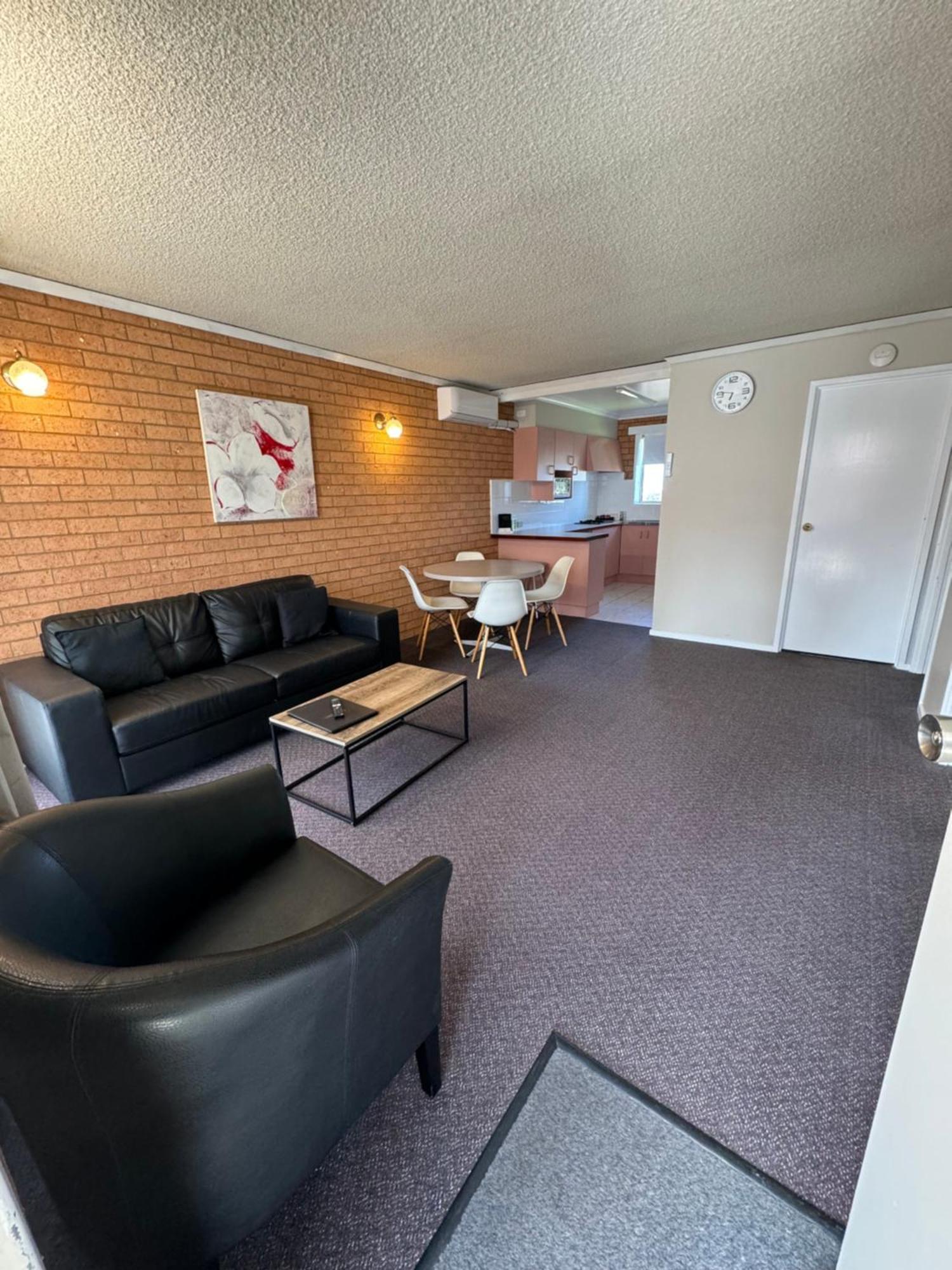 Blue Whale Motor & Aparthotel 3*