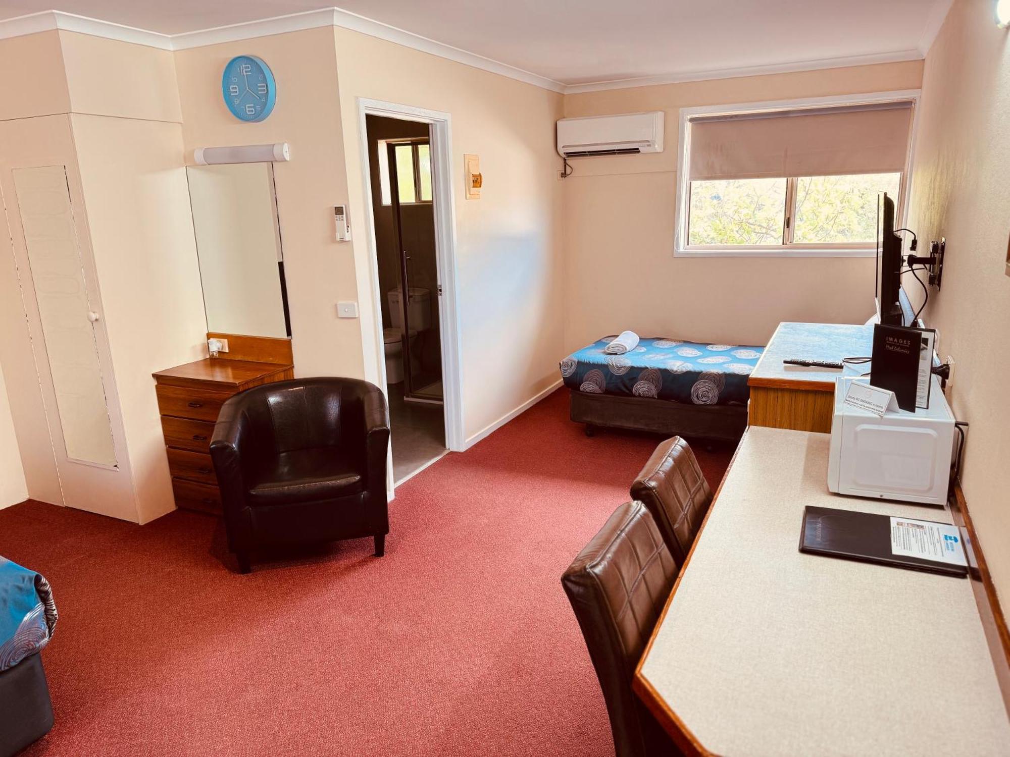 Blue Whale Motor & Aparthotel 3*