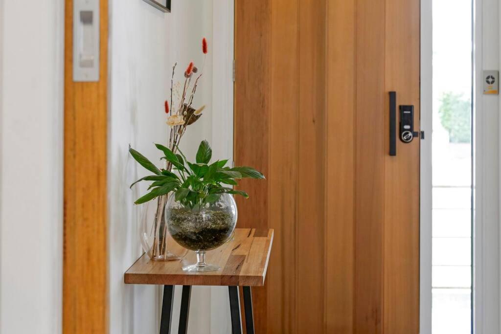 3 Bedroom, Pet Friendly Cbd Holiday home Warrnambool