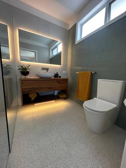 3 Bedroom, Pet Friendly Cbd Holiday home Warrnambool