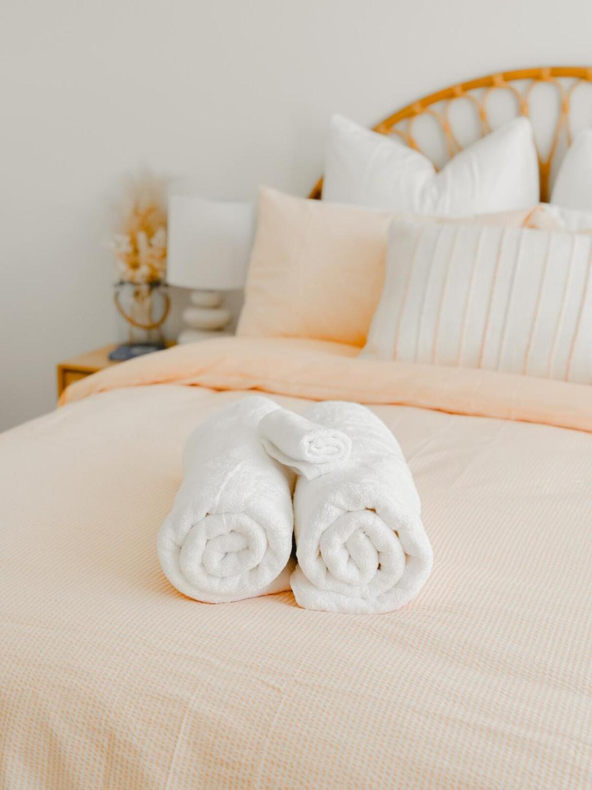 Honey Flower House - Cbd, Hospital, Beach & Train Holiday home Warrnambool