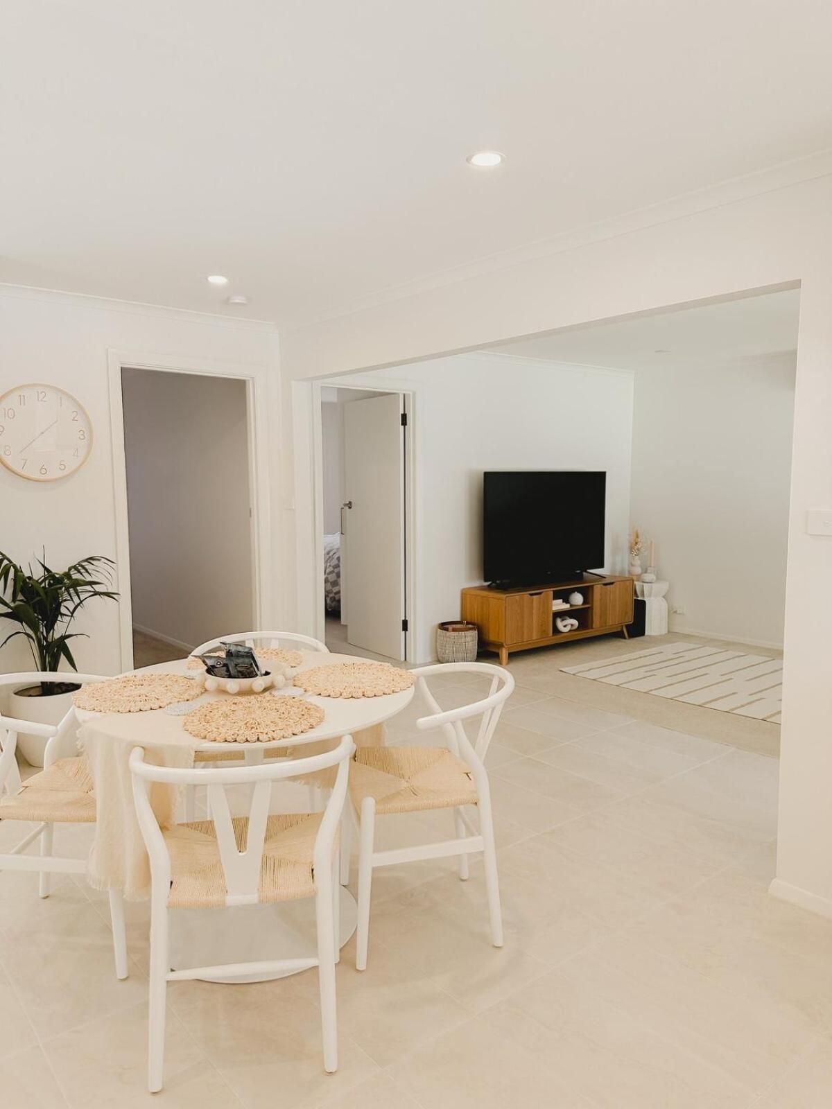 Honey Flower House - Cbd, Hospital, Beach & Train