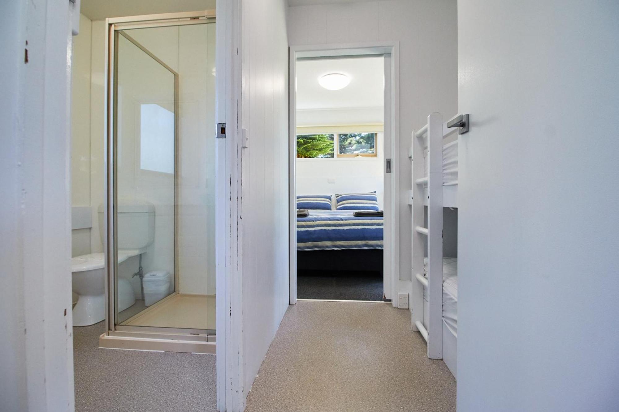 Surfside Holiday park 3*