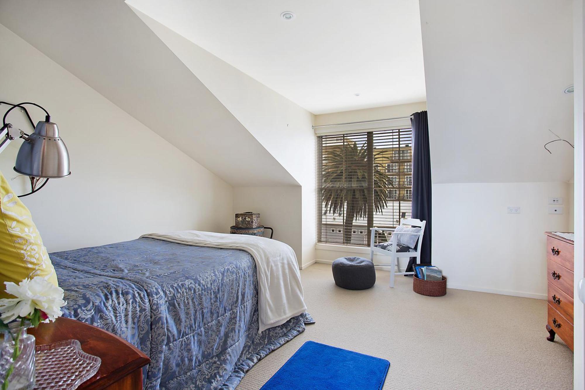 Apartment Four Bedroom Beachside *