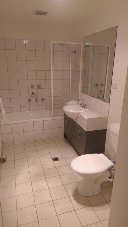 Gilles St Apartments *