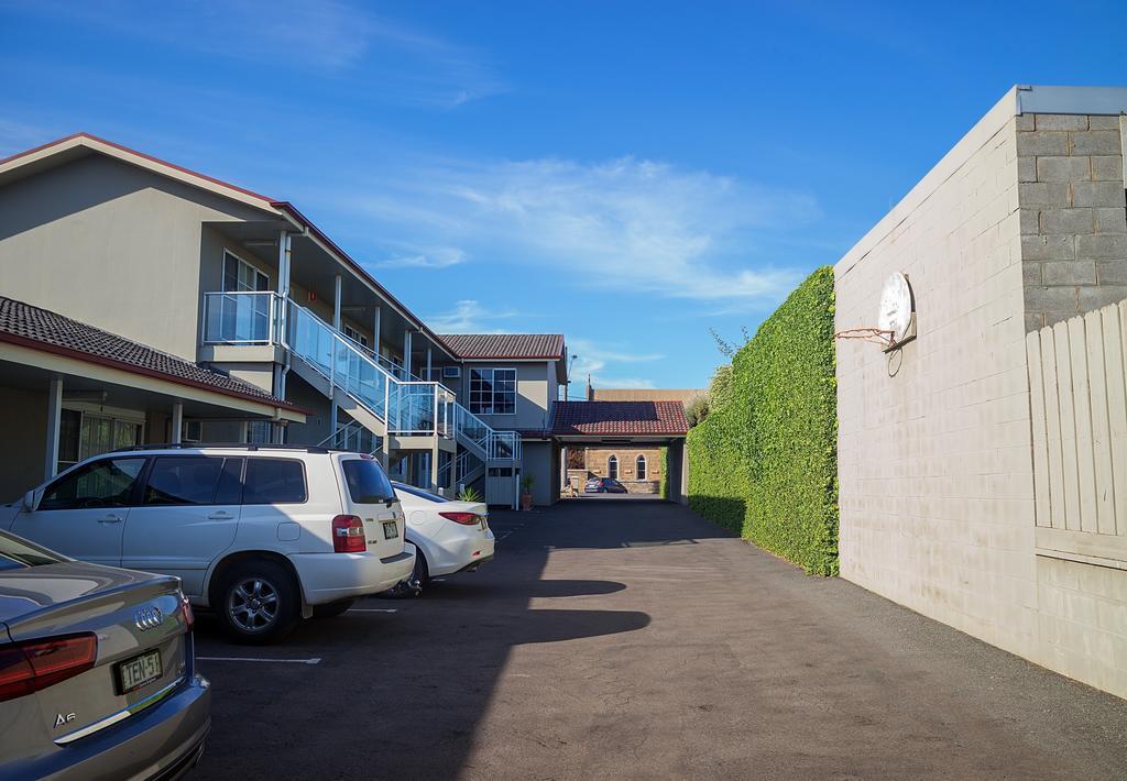 Redwood Manor Aparthotel 3*