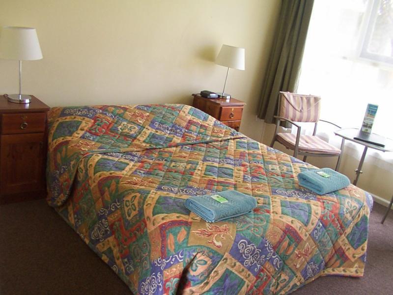 Southern Right Motor Motel 3*