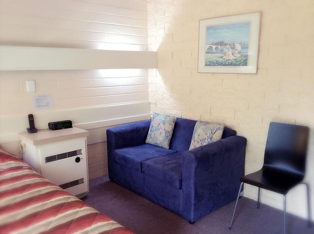 Mahogany 3* Warrnambool