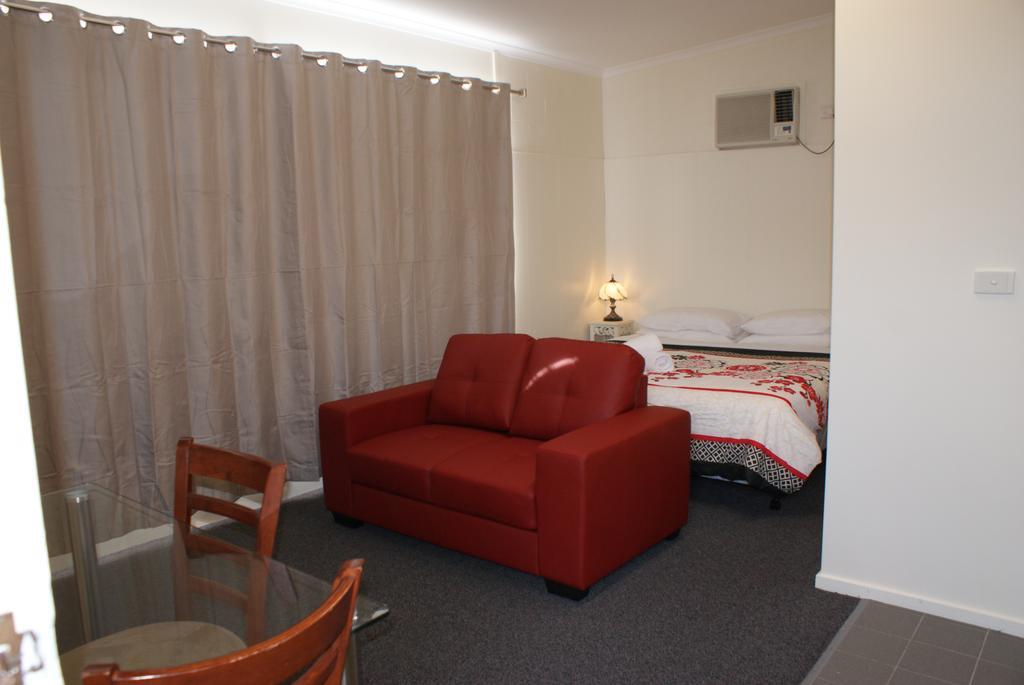Chalet And Warrnambool