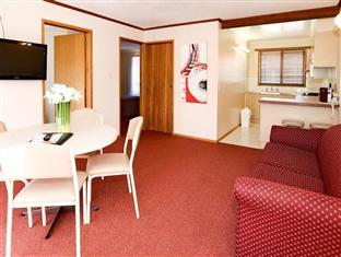 Blue Whale Motor & 3* Warrnambool