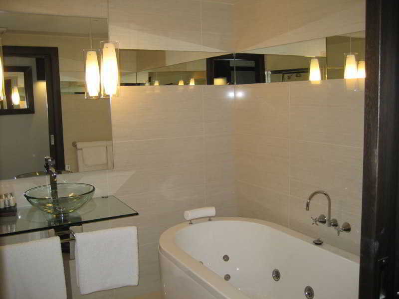 Gallery Aparthotel 4*