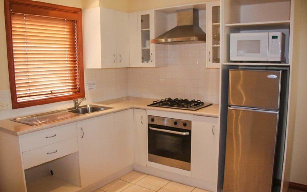Western Colonial Village 3*